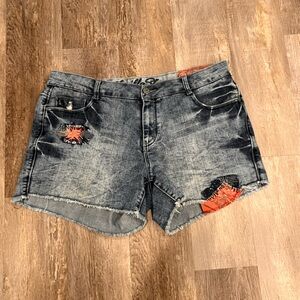 Vanilla Star Women’s Blue Frayed Jean Shorts Distressed Red Paisley Bandanna